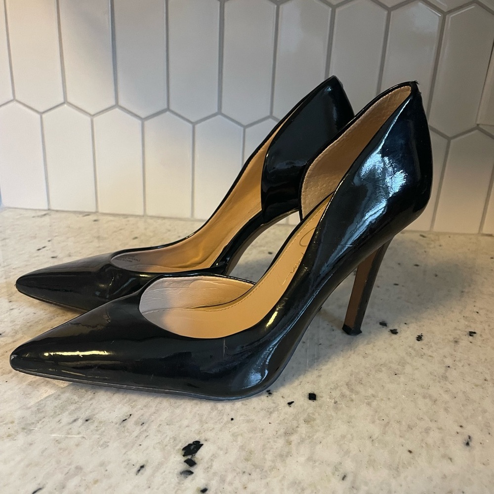 Jessica Simpson Black Patent Leather heels - Size 6